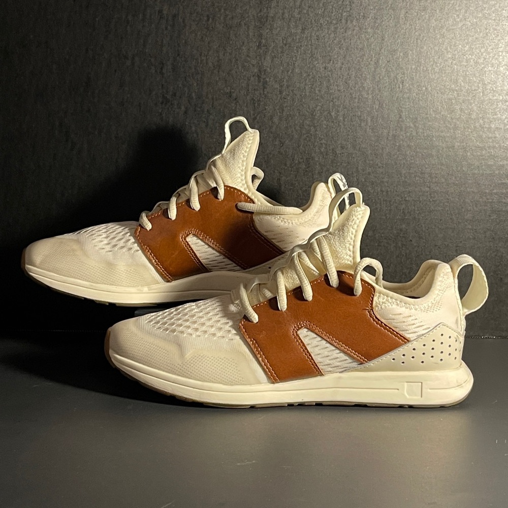 York Athletics The Frank Trainer Size 8
